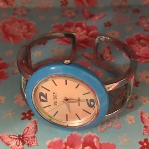 💚Blue and Silver Coloured Avon Cuff Watch